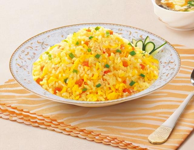 绿豆糕加盟店赚钱吗，绿豆糕加盟技术（一碗卤肥肠引出的挣钱新势力）