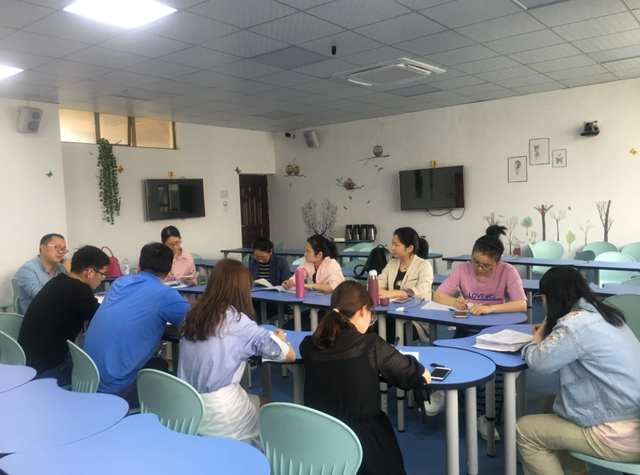 评课用语优缺点及建议，评课用语的优缺点及建议有哪些（评课时别得罪开课老师）