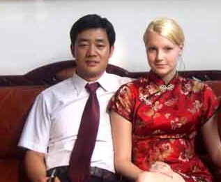 撒贝宁老婆李白简历，撒贝宁的妻子李白个人简历（“白富美”李白：五洲辣妹）