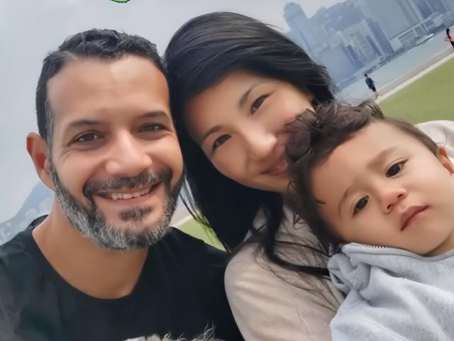 郑佩佩的丈夫和儿女，76岁郑佩佩荣升婆婆