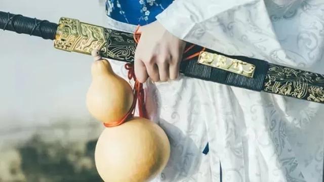 关于温暖的名言，关于理解社会温暖的名言（十首温暖诗词：总有一个人）