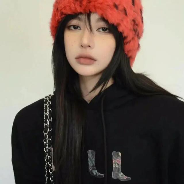 /姊非姊/，微信头像，/姊非姊/（“拽姐，你的头像该换了”）