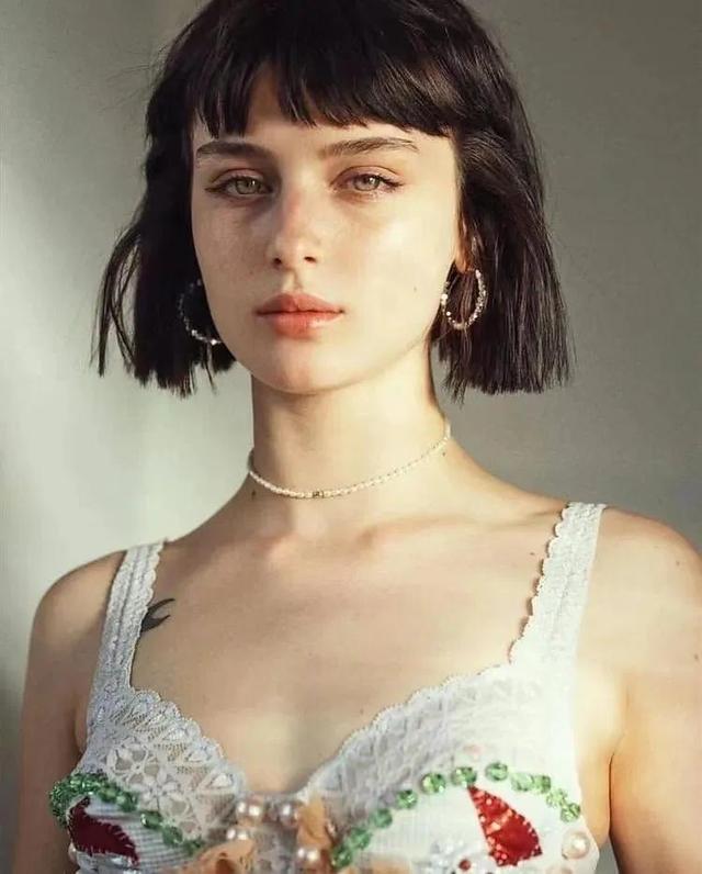 夏天适合什么发型，夏天适合烫什么发型（夏天最流行的5款发型）