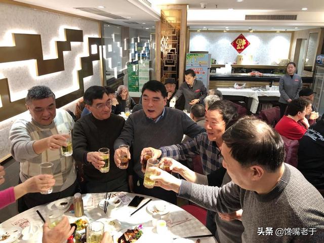 喝酒的礼仪和礼貌，喝酒的礼仪和礼貌有哪些（行家教你3道口诀）