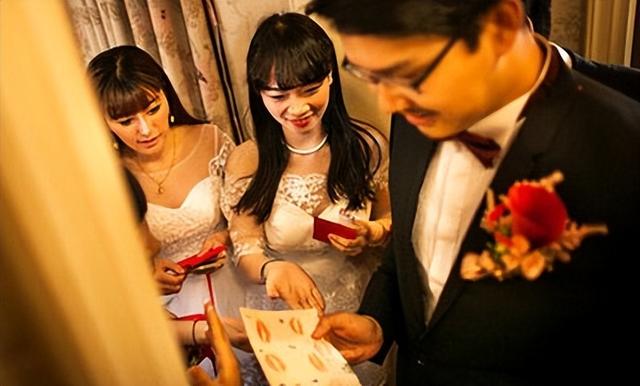 接新娘堵门游戏，结婚婚礼接亲之堵门小游戏（接亲的六个趣味小游戏）