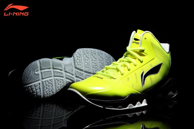 李宁篮球鞋怎么样，李宁和安踏哪个好（李宁做了一双更强的“超轻”篮球鞋）