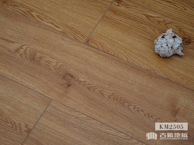 带你了解超耐磨地板的选购以及使用注意事项，耐磨性最差的地板（什么是超耐磨多层实木地板）