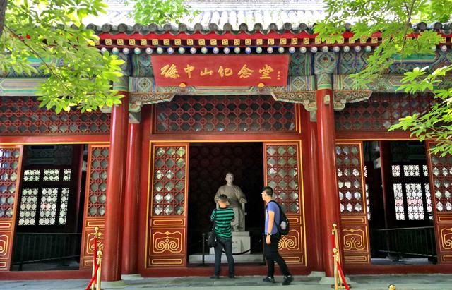 北京香山公园里面都有哪些寺庙，香山公园里面的寺庙（碧云寺金刚宝座塔）