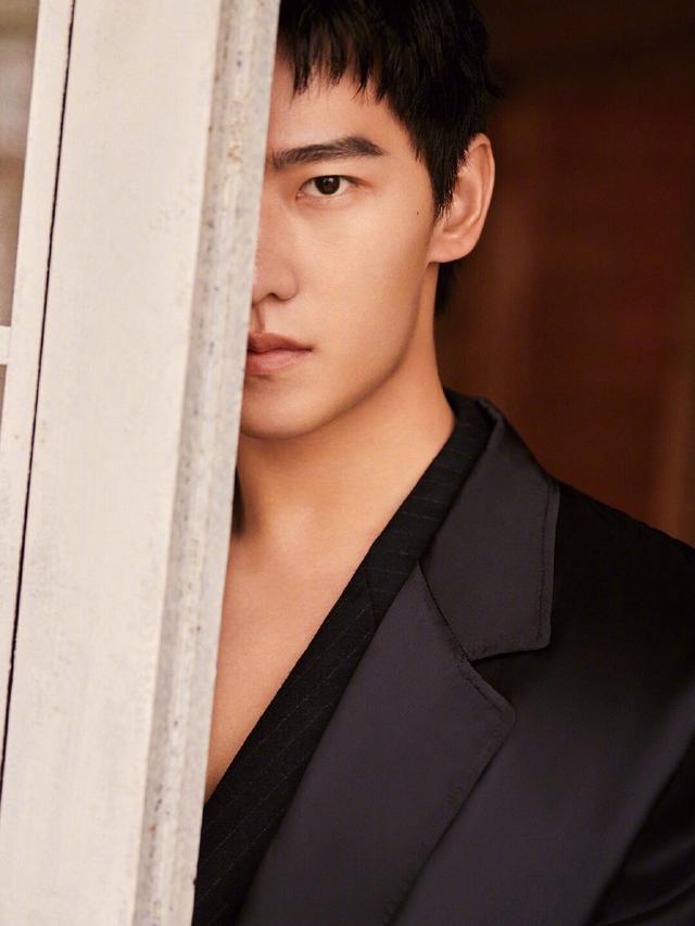 杨洋，杨洋生日2022（杨洋帅气写真图片）