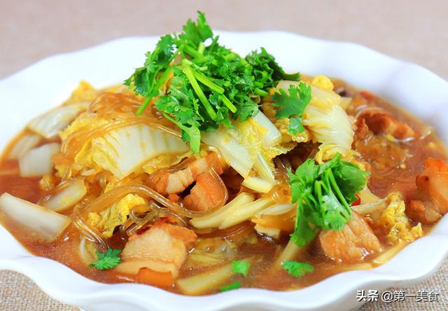 东北乱炖都有什么菜，东北乱炖是东北哪里的菜（东北的四大“硬菜”）