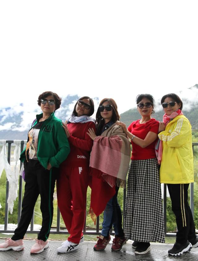 有什么成语描写赞美拉萨的天空，形容拉萨的天空的词语（天上西藏大美于行）