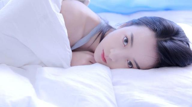 怎么打动一个女人的心，怎么能打动一个女人的心（如何利用真诚产生情愫呢）