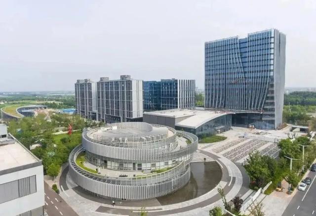 新郑机场属于哪个区，郑州市新郑国际机场属于哪个区（郑州航空港区有个问题没有解决好）