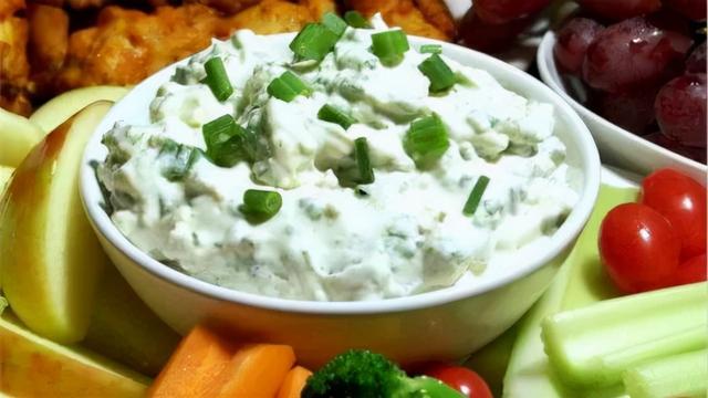 凯撒酱什么味道，凯撒酱是什么味道（美国超市常见的10种沙拉酱）