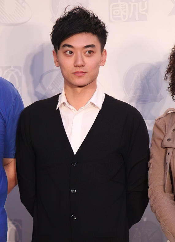 陈宝国的儿子，陈宝国的儿子是哪个学校毕业的（被父亲力捧多年也不红）