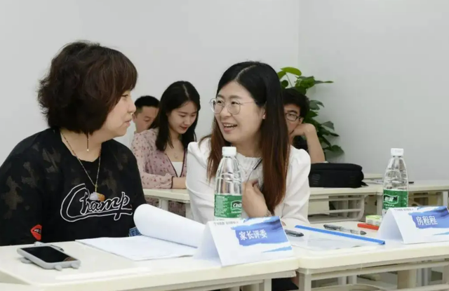 老师可以打学生吗，老师可以打骂学生吗（教育部明令禁止私下体罚学生）