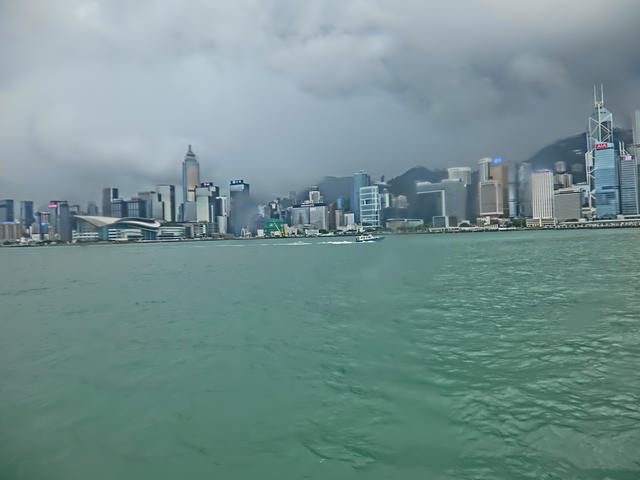 去香港旅游注意事项，香港旅游注意事项禁止喂养鸽子吐痰违反将被刑事检控（整理出这篇最全攻略）