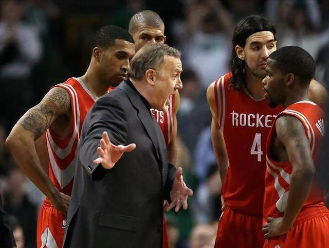 篮板是什么意思，抢到篮板是什么意思（NBA究竟有哪些战术体系）