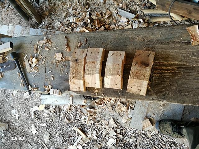 鸡笼怎么做，最简单的农村自制鸡笼（修建了一个坚固结实的标准鸡笼）