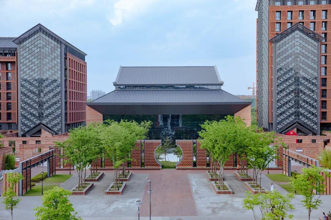 浙江大学主校区(浙江大学各个校区简介)