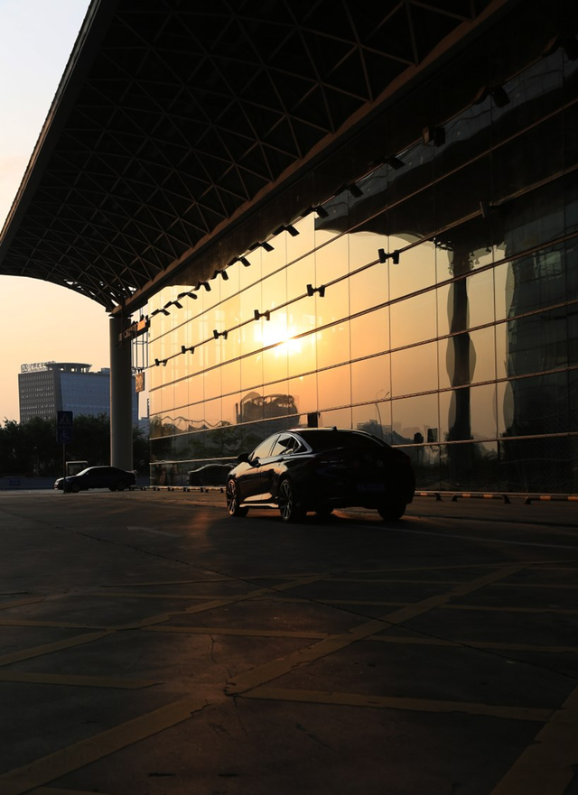 落日余晖是什么意思，落日余晖什么意思（一起追寻“落日余晖”）