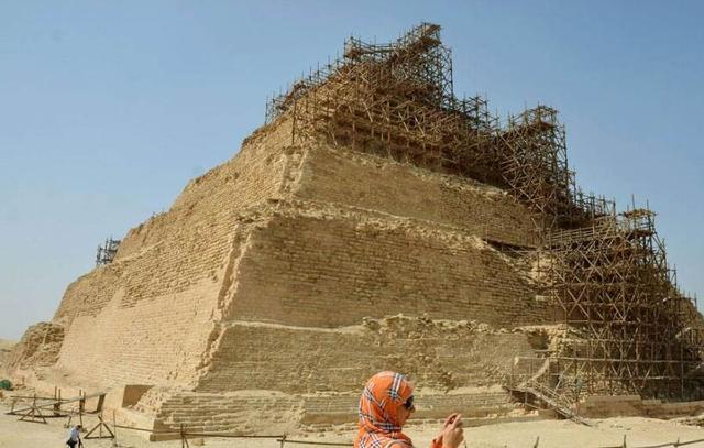 金字塔的起源和历史，金字塔的起源和历史PPT（金字塔是如何建造出来的）