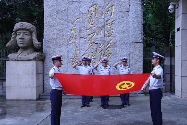 青春奋斗物语，青春奋斗物语演员表（奋斗的青春，在路上）