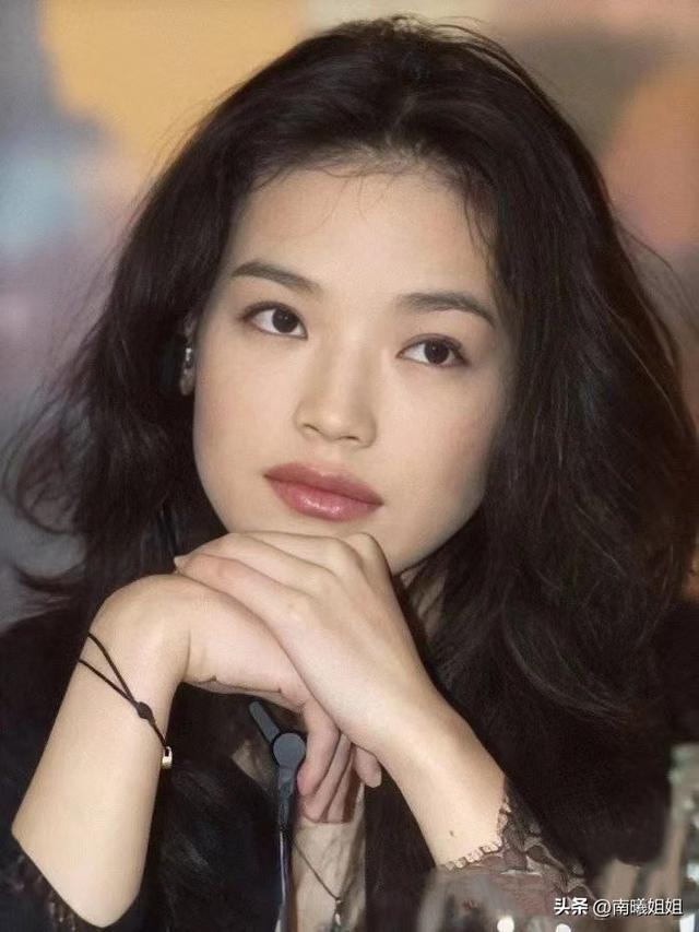 宽脸适合的发型，适合脸宽女生的刘海造型（看舒淇、王菲就知道）