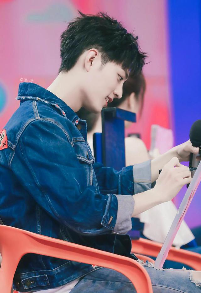 肖战快乐大本营，肖战郑爽快乐大本营哪一期（肖战一共上了四次《快乐大本营》）