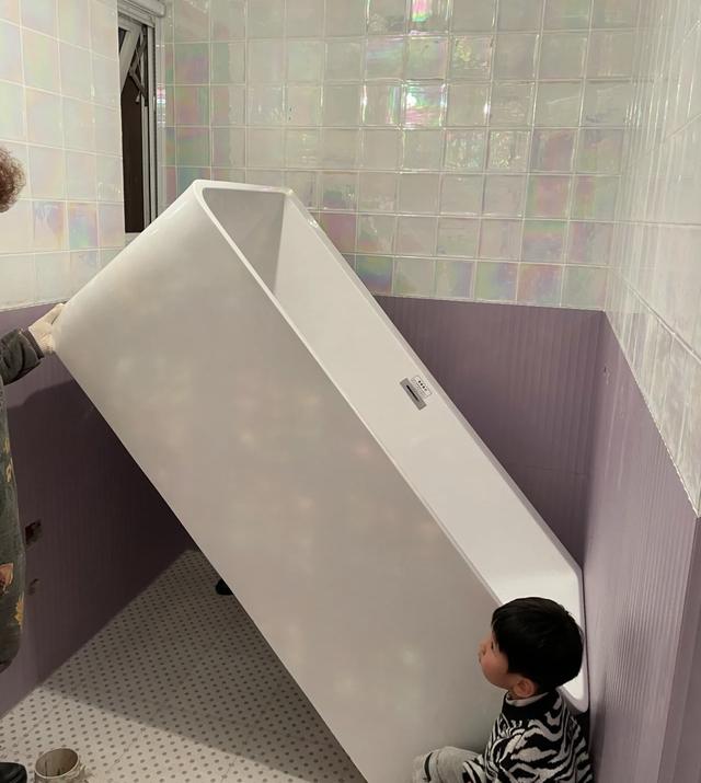 抽屉卡住了拉不出来怎么办，抽屉卡住打不开怎么办（忽略装修中的尺寸有多尴尬）