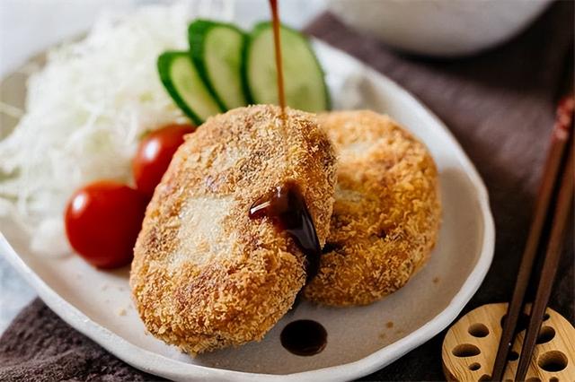 日本十大特色美食，日本十大特色美食介绍（章鱼烧、可丽饼、可乐饼、仙贝）