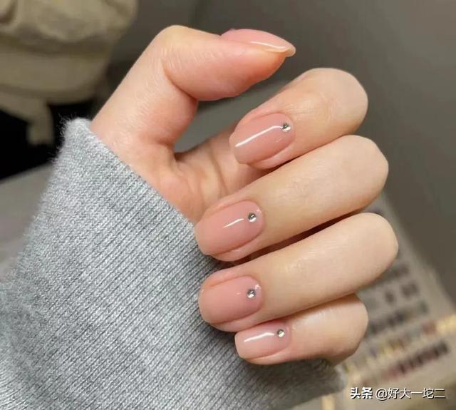 好看的显白的纯色美甲推荐，好看又显白系列美甲