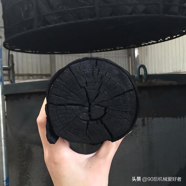 木炭是怎么制造的，木炭是怎么制作成的（果木炭、菊花炭、钢炭怎么制作）