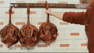 鸭子吃什么东西作为食物，吃鸭子和什么食物相克（中国人，怎么这么会吃鸭）