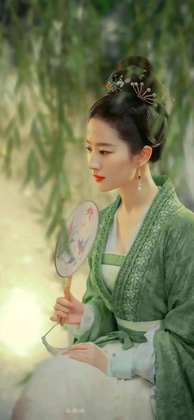 纯绿色背景图片，绿色系背景图（绿色系壁纸‖清凉又养眼）