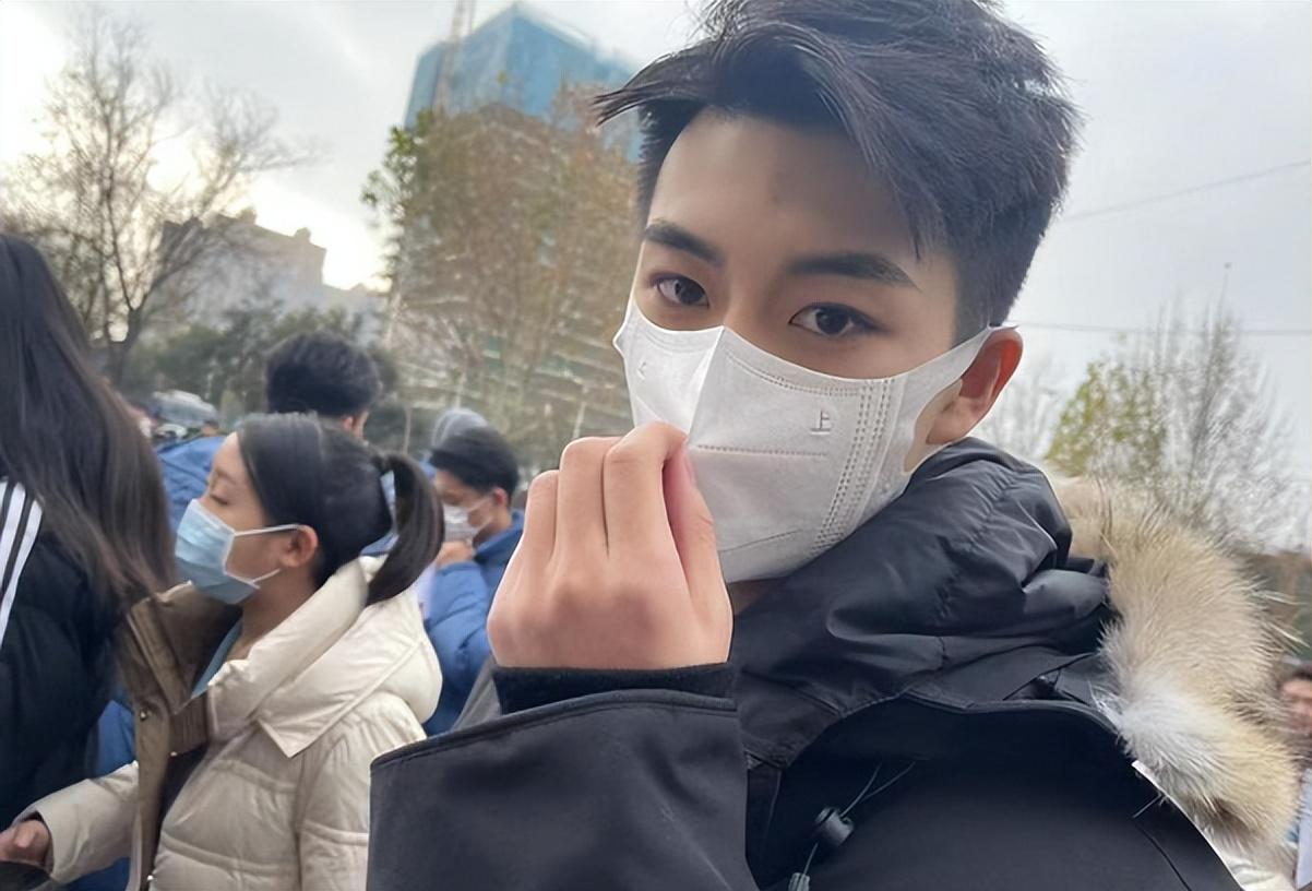 浙江大学校草（中传新校草候选人）