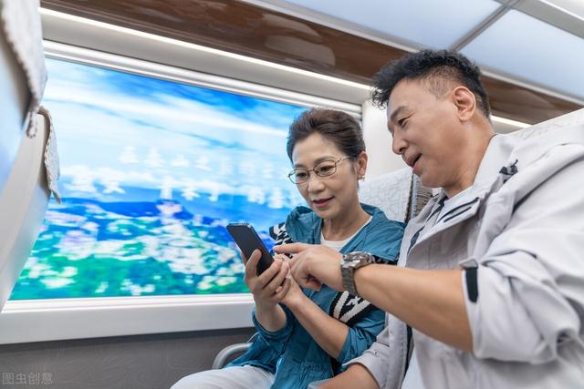 有雨山戴帽无雨半山腰什么意思，有雨山带帽,无雨山半腰（山戴帽云拦腰、乌头风白头雨）