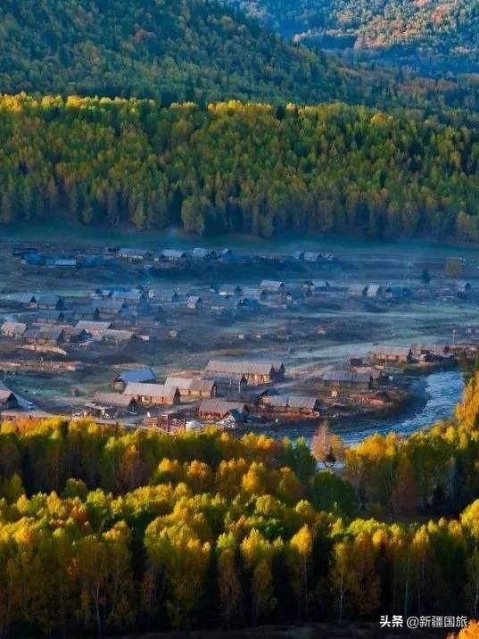 胡天八月即飞雪上一句，胡天八月即飞雪上一句诗句是什么（来这个中国西部最北端的乡小住一个月）