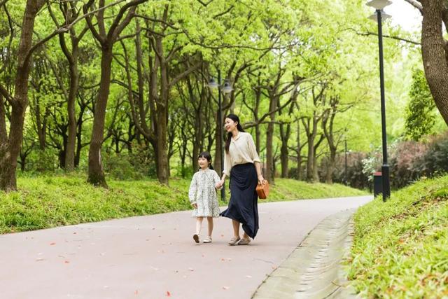 中秋节祝福的诗句，中秋的祝福诗句（送给所有女人最美的祝福）