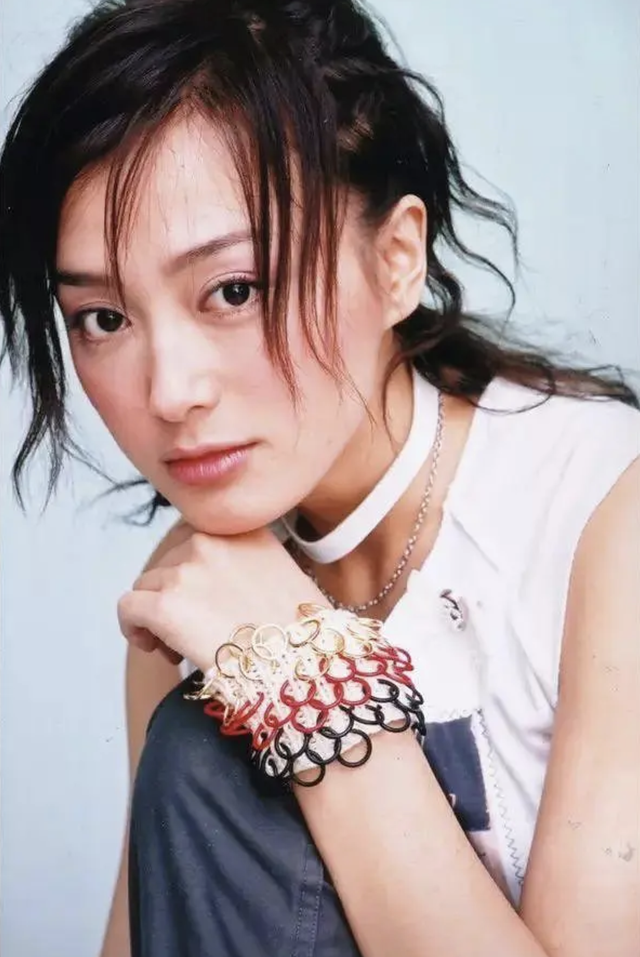 陆川个人资料简介，陆川简介（和她生命中爱过的2个重要男人）