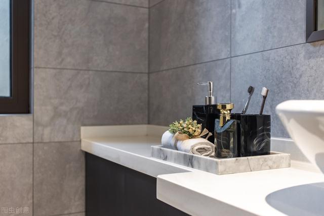 厕所有异味怎样去除，厕所臭味怎么去除（不用花1分钱就能解决卫生间难题）