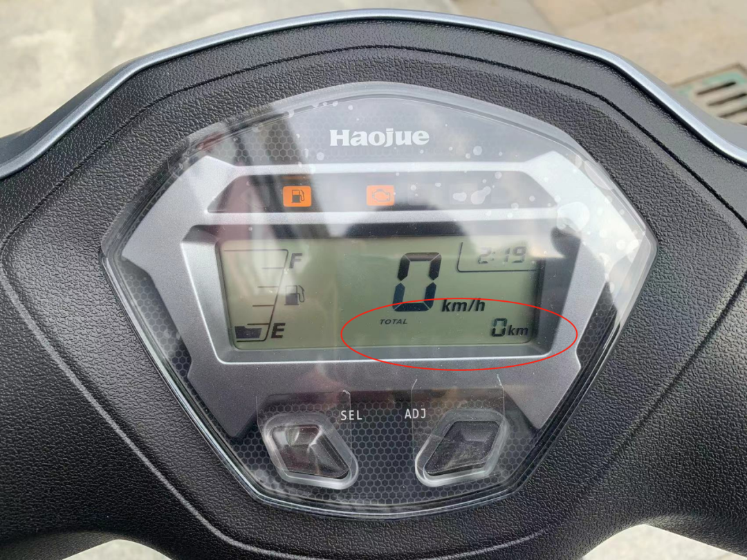 豪爵虎鲨VX125深度测评：性能猛如虎，操控稳似鲨，125cc街车新标杆
