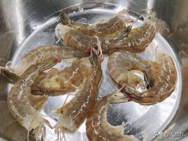 虾蒸蛋怎么做好吃又嫩，虾蒸蛋怎么做好吃又嫩好吃（详细的做法和步骤全告诉你）