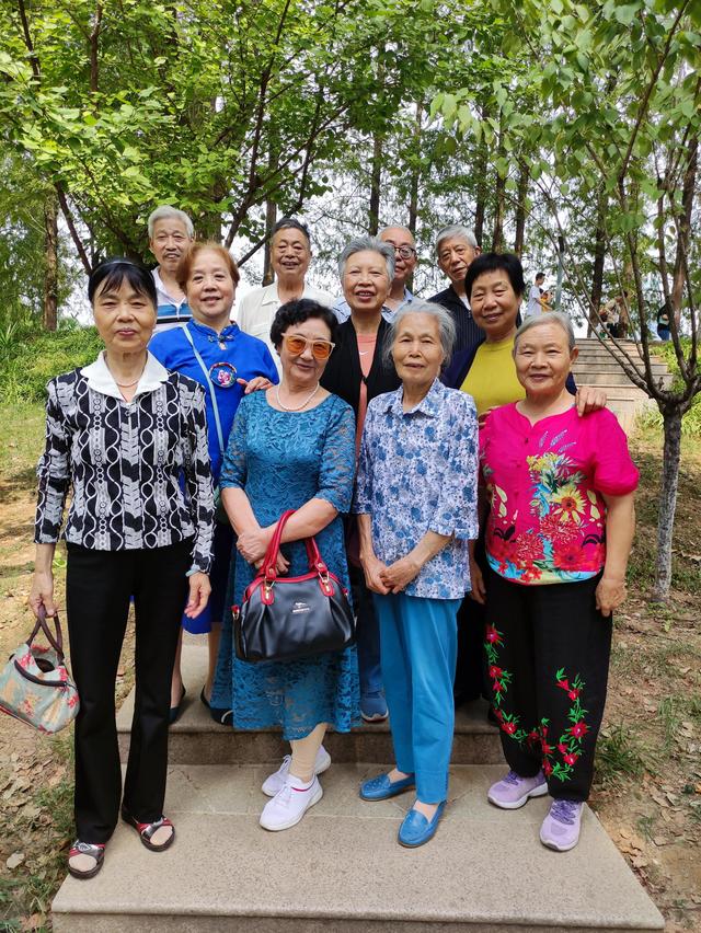 同学情谊的句子，珍惜同学情谊的句子（道一声秋安）