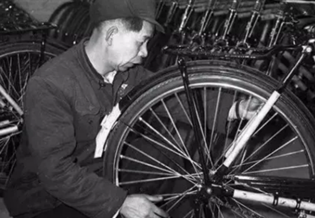 凤凰自行车品牌介绍和历史详解，凤凰自行车品牌介绍和历史详解视频（四十年前的“凤凰牌”自行车）