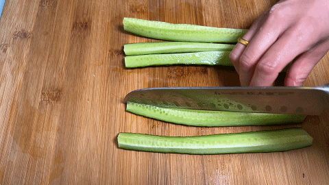煮花生怎么煮好吃，水煮花生家常做法（加黄瓜丁和胡萝卜）