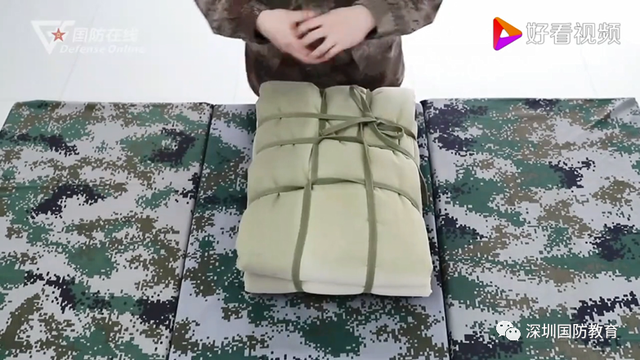 叠被子的详细教程，叠被子技巧（打背包、叠被子……光明区中小学生国防知识竞赛实操攻略来啦）