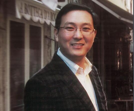 央视主持人董卿的简介，央视主持人董卿的简介国籍（从“央视一姐”到跌落神坛）