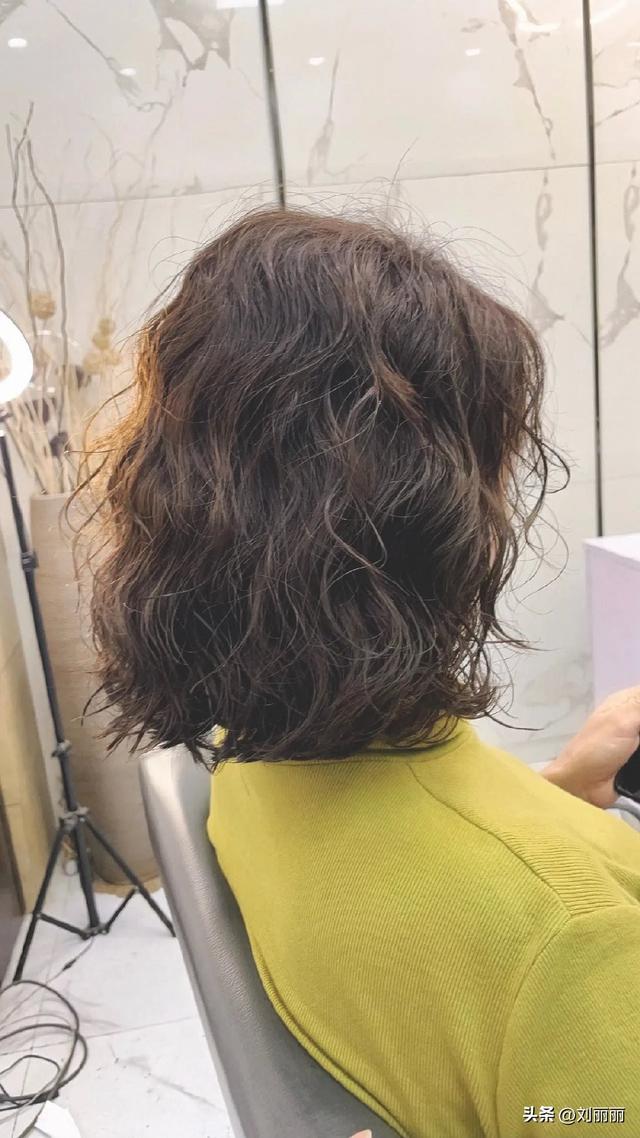 怎么做出适合自己的发型，怎么弄个适合自己的发型（想换发型怎么做）