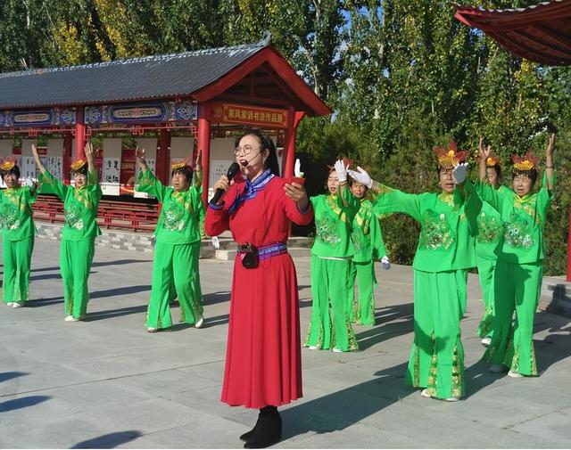 蒙古男歌手呼斯楞，呼斯楞歌词里有自由飞翔（呼斯楞、李德戈景…12位文艺专才上任“文化村长”）